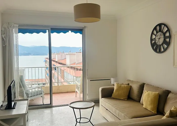 T2 Vue à 8 Min Du Centre D'ajaccio Et 1 Min Des Plages * Ajaccio (Corsica)